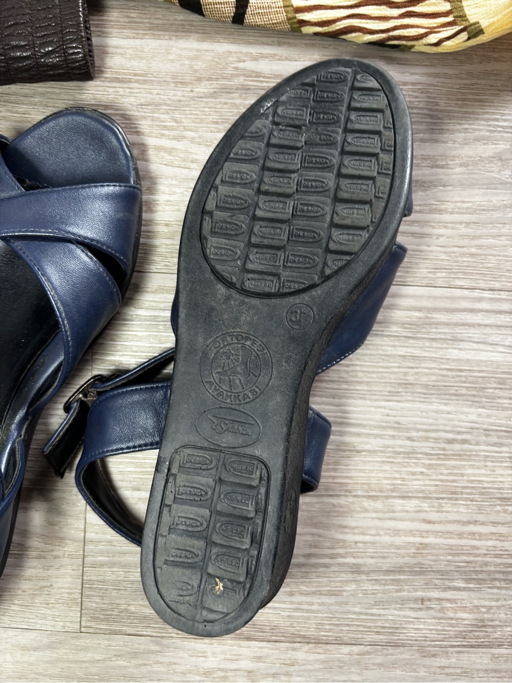 Vintage 90s Blue Leather Ankle Strap Sandals Platform Comfort Shoes Size 6 - Picture 4 of 4